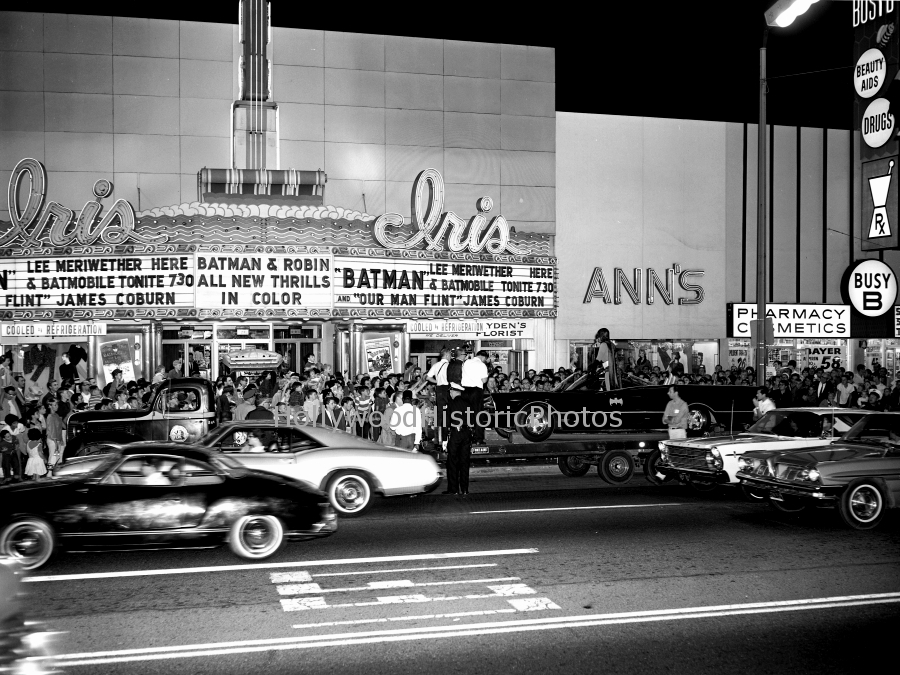 Iris Theatre 1966 Premiere of Batman 6265 Hollywood Blvd..jpg